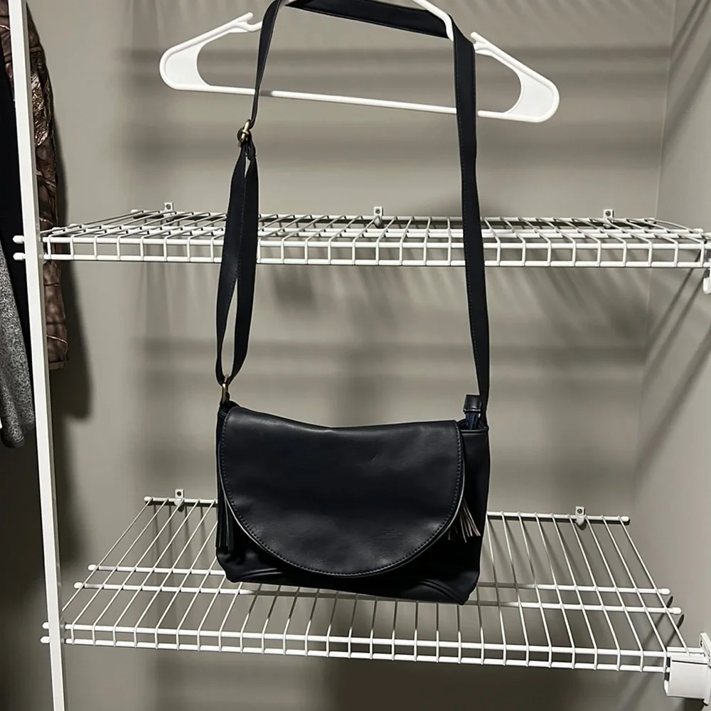 NWOT * Navy Flap Purse with Adjustable Strap
